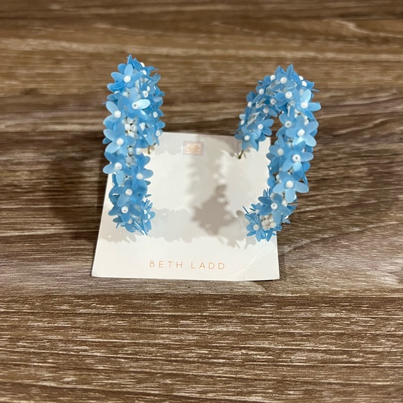 NWT BLUE FLORAL STATEMENT HOOP EARRINGS - Picture 5 of 5